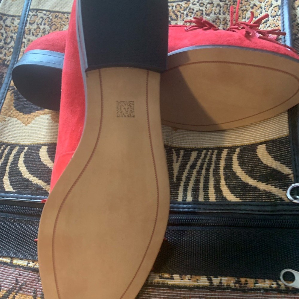 Anne Klein. Size 9.5. Brand new.